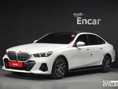 2026 BMW 5-Series 520i M Sport, фото 1, лот 10196375