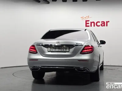 2017 Mercedes-Benz E-Class E220d 4MATIC Exclusive, фото 4, лот 11019877