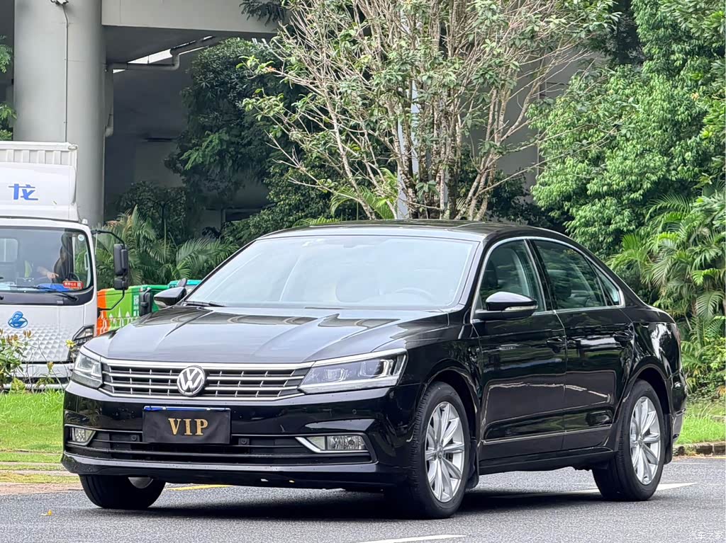 2017 Volkswagen Passat 330TSI DSG Prestige, фото 1, лот 11227271