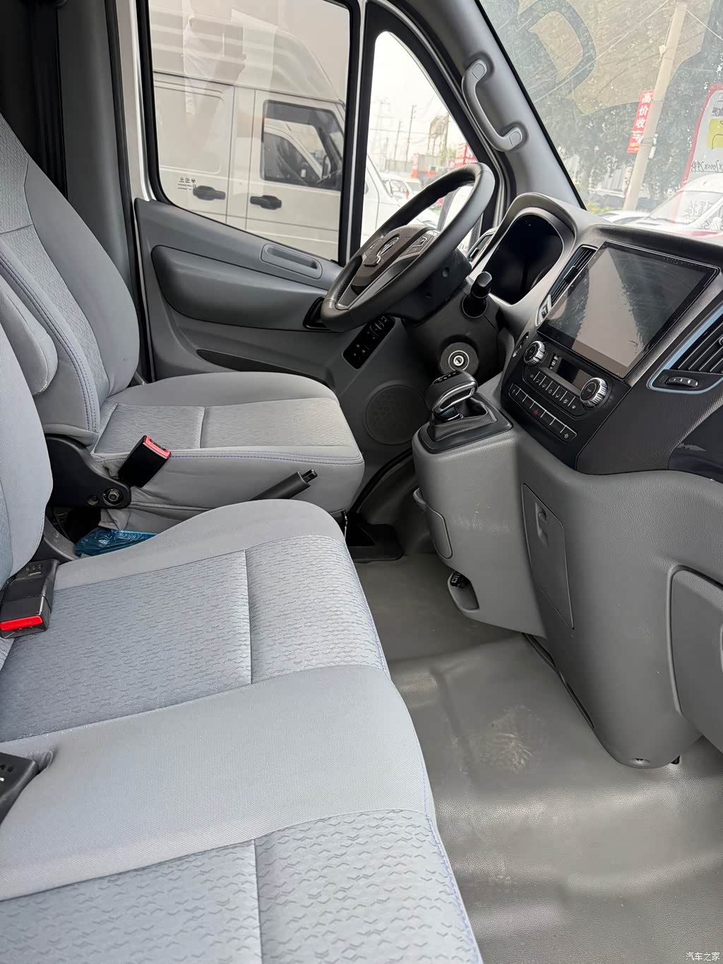 2024 Foton Tuyano Jixiang Multi-function 2.0T Automatic Long Wheelbase Medium Roof Single Rear Tire 6/7/9-seater, фото 3, лот 11164972