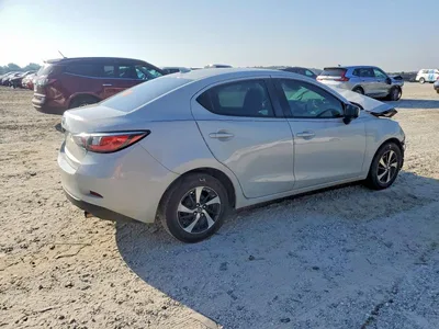 2019 TOYOTA YARIS L, фото 3, лот 10550736