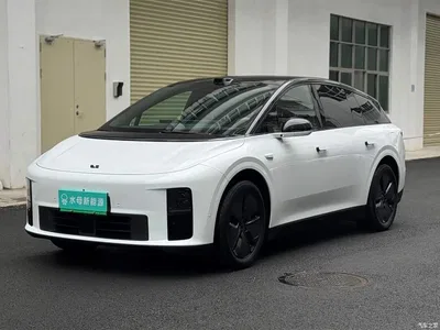 2025 Li Auto i6 2WD Base Model, фото 1, лот 10888680