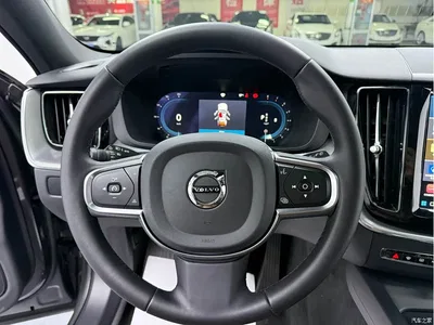 2025 Volvo XC60 B5 AWD Smart Luxury Edition, фото 2, лот 10355581