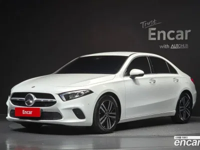 2023 Mercedes-Benz A-Class A220 Sedan, фото 1, лот 10221858