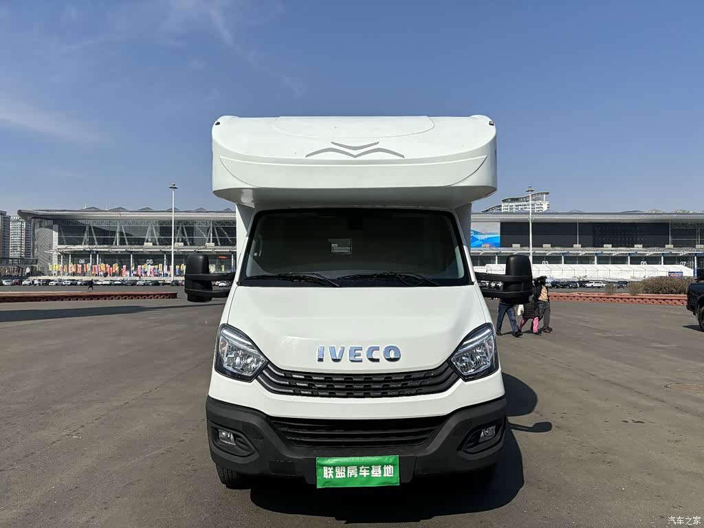 2021 Iveco Daily 3.0T Automatic Professional Chassis 6-ton Extended Wheelbase Double-row Chassis F1C, фото 2, лот 11151994
