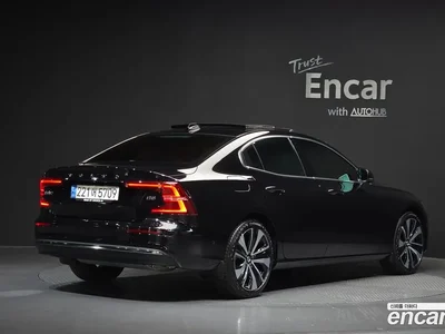 2023 Volvo S60 B5 Ultimate Bright, фото 1, лот 10114620