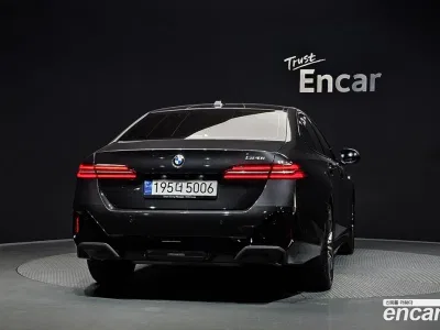 2024 BMW 5-Series 520i M Sport, фото 3, лот 10070966