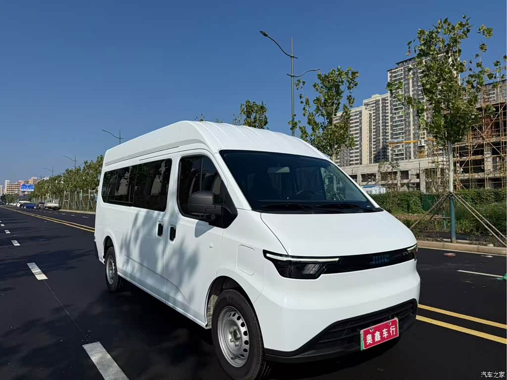 2025 Jiangling E-Fushun Model Bright Window Version 77kwh Medium Wheelbase Medium Roof, фото 1, лот 11212817