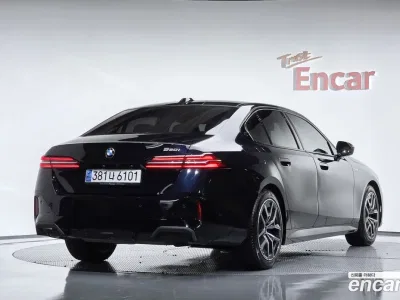2024 BMW 5-Series 520i M Sport, фото 1, лот 10780562
