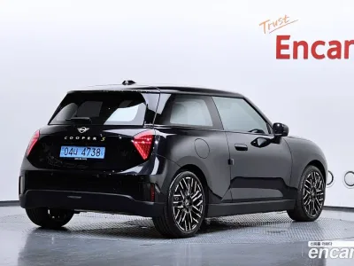 2024 Mini Cooper SE Favoured, фото 2, лот 10142890