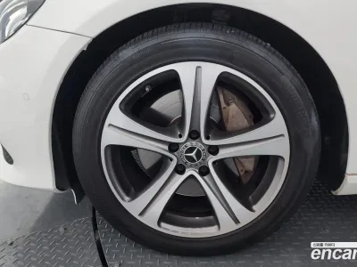 2019 Mercedes-Benz E-Class E300 Avantgarde, фото 4, лот 10073452
