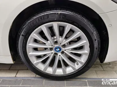 2022 BMW 5-Series 530e Luxury, фото 4, лот 10048141