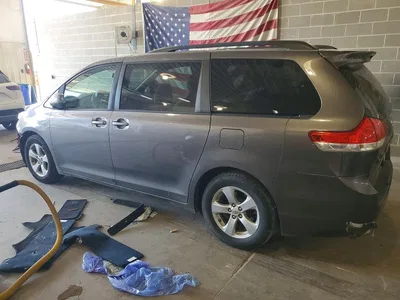 2011 TOYOTA SIENNA LE, фото 2, лот 10547725