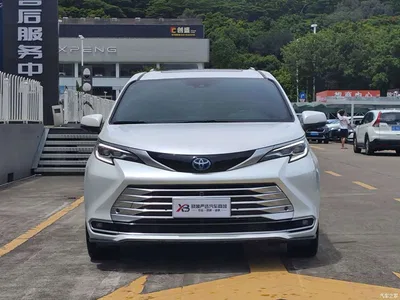 2023 Toyota Sienna 2.5L Hybrid Platinum Edition, фото 2, лот 10270516