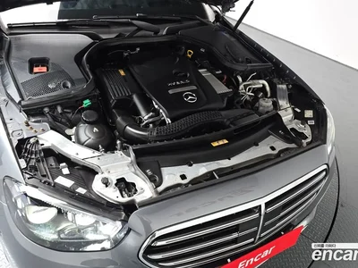 2021 Mercedes-Benz E-Class E300e 4MATIC Exclusive, фото 4, лот 10044440