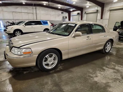 2004 LINCOLN TOWN CAR ULTIMATE, фото 1, лот 10977454
