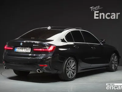 2022 BMW 3-Series 320i, фото 1, лот 10038000