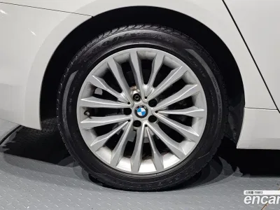 2019 BMW 5-Series 530i xDrive Luxury Plus, фото 4, лот 10107523