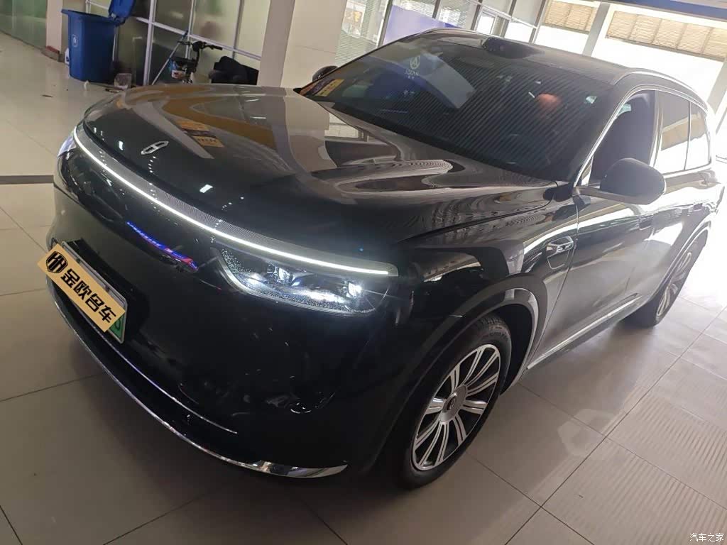 2025 AITO Wenjie AITO M8 Model Extended Range Max+ Edition 53.4kWh 6-Seater, фото 1, лот 11023660