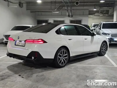 2024 BMW 5-Series 520i M Sport, фото 1, лот 10071953
