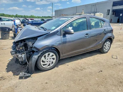 2015 TOYOTA PRIUS C ONE, фото 1, лот 10550231