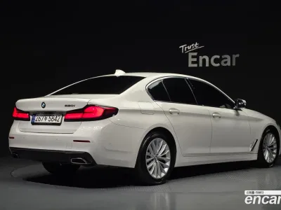 2021 BMW 5-Series 520i Luxury, фото 1, лот 10524777