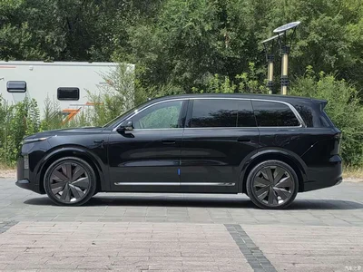 2026 Li Auto Li Xiang L9 Base Model, фото 3, лот 10825575