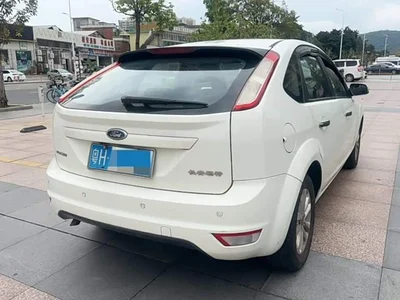 2013 Ford Focus Hatchback Classic 1.8L Automatic Base, фото 4, лот 10397573