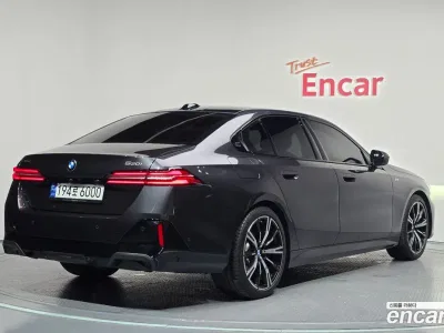 2024 BMW 5-Series 530i xDrive M Sport, фото 2, лот 10110097