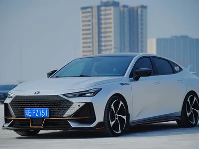 2022 Changan UNI-V 1.5T Sport Edition, фото 1, лот 10248174