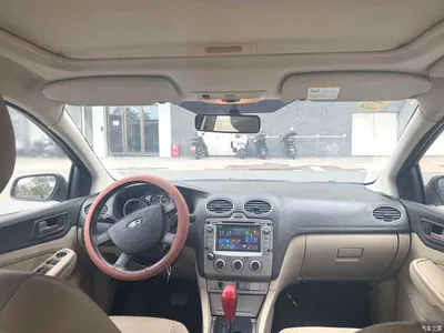 2012 Ford Focus Hatchback Classic 1.8L Auto Base, фото 4, лот 11489005