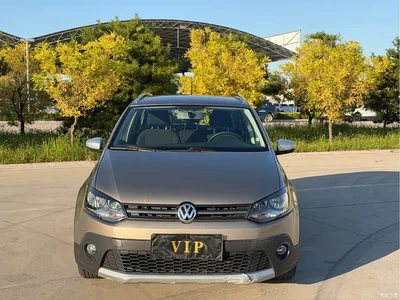 2016 Volkswagen Polo 1.4L Cross Polo Automatic, фото 2, лот 10405894