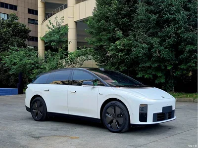 2025 Li Auto i6 2WD Base Model, фото 3, лот 10446199