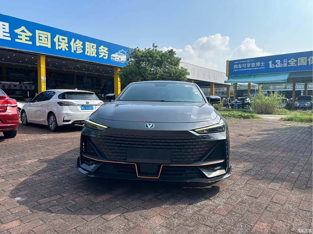 2022 Changan UNI-V 1.5T Sport Edition, фото 2, лот 11218287