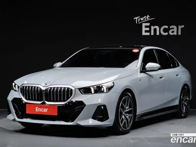 2025 BMW 5-Series 520i M Sport, фото 1, лот 10069179