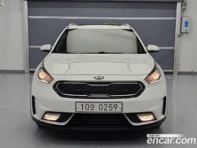 2017 Kia Niro Prestige, фото 2, лот 10327180