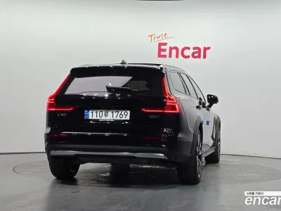 2025 Volvo V60 B5 Ultra AWD, фото 4, лот 10114618