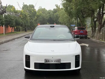 2025 Li Auto i6 4WD Base Model, фото 2, лот 11252849