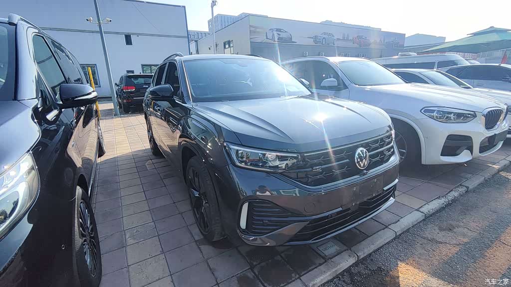 2023 Volkswagen Tayron Facelift 380TSI 4WD R-Line Pro Smart Edition, фото 3, лот 11203047
