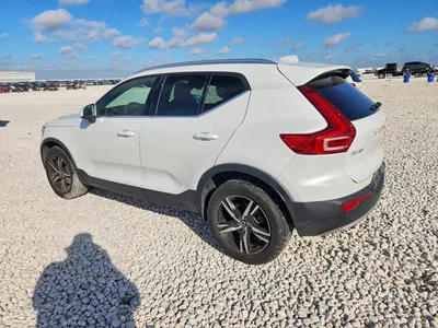 2025 VOLVO XC40 CORE, фото 2, лот 10876841