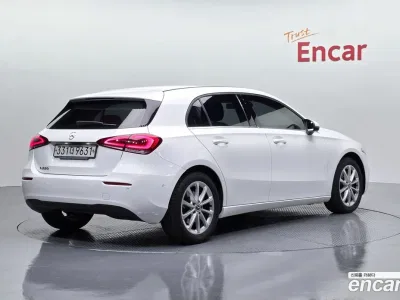 2019 Mercedes-Benz A-Class A220 Hatchback, фото 2, лот 10040177