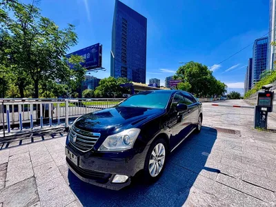 2011 Toyota Crown 2.5L Royal Leather Sunroof Special Edition, фото 1, лот 10399269