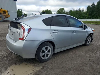 2015 TOYOTA PRIUS TWO, фото 3, лот 10552863