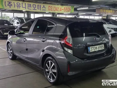 2020 Toyota Prius 1.5 Crossover, фото 2, лот 10221413
