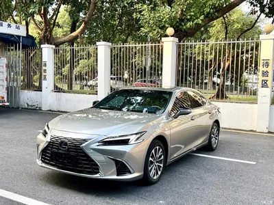 2025 Lexus ES 200 Ultimate Edition, фото 1, лот 10321569