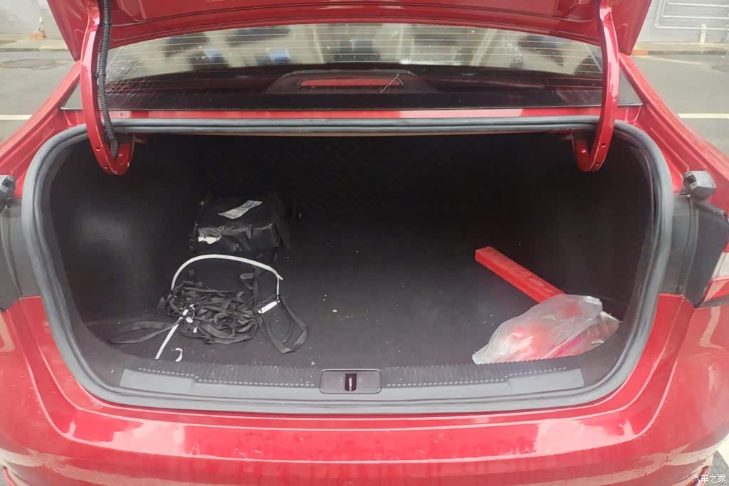 2020 Roewe i5 1.5L Automatic 4G Connected Premium Edition, фото 4, лот 11201485