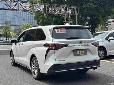 2024 Toyota Sienna 2.5L Hybrid 4WD Premium Edition, фото 3, лот 11244418