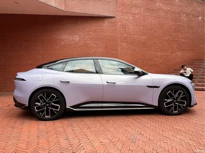 2025 Avatr 06 Model Pro Extended Range Edition, фото 4, лот 10402623