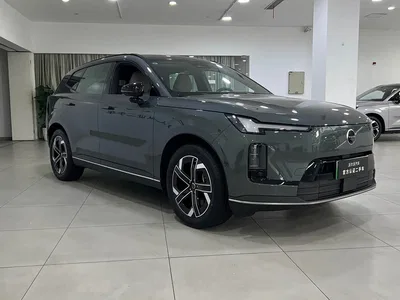 2026 Volvo XC70 Plug-in Hybrid AWD Extended Range Core, фото 3, лот 10365186