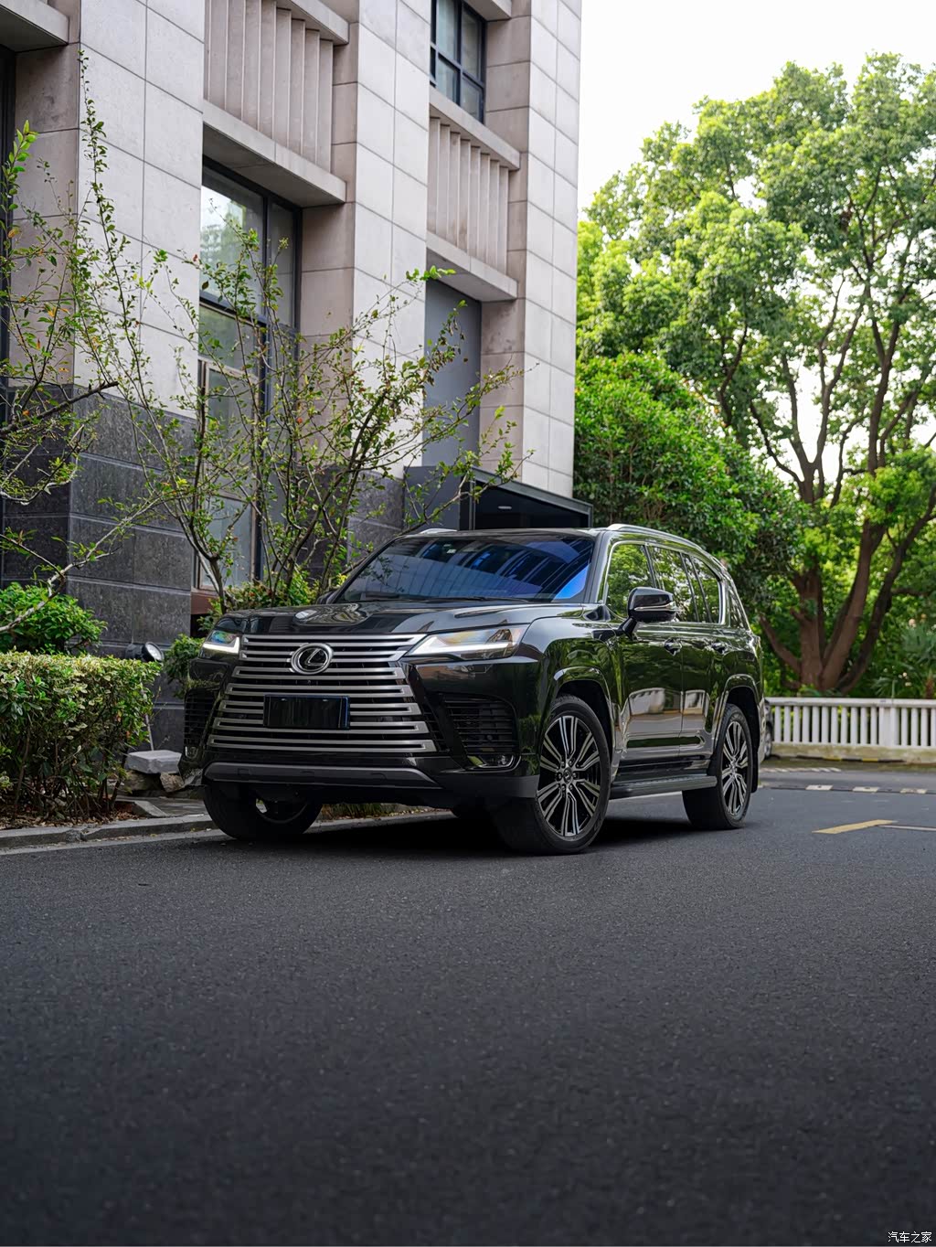 2025 Lexus LX 700h Boundary Edition, фото 1, лот 11136111
